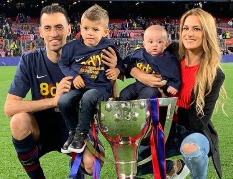 Elena Galera Moron with her husband Sergio Busquets and children.